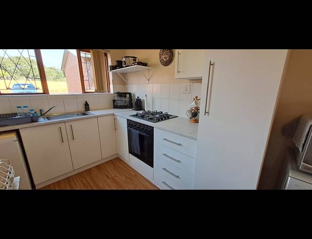 3 BEDROOM TOWNHOUSE RENTED IN CHARLO